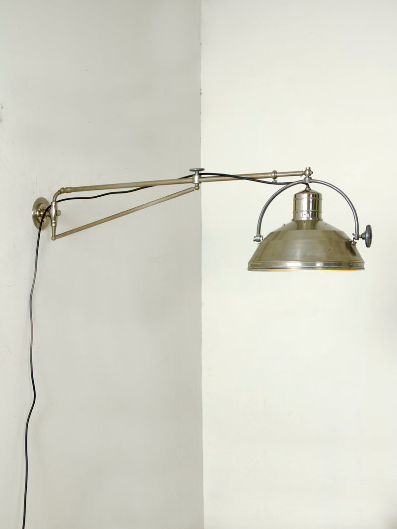 Làmpada de paret industrial francesa