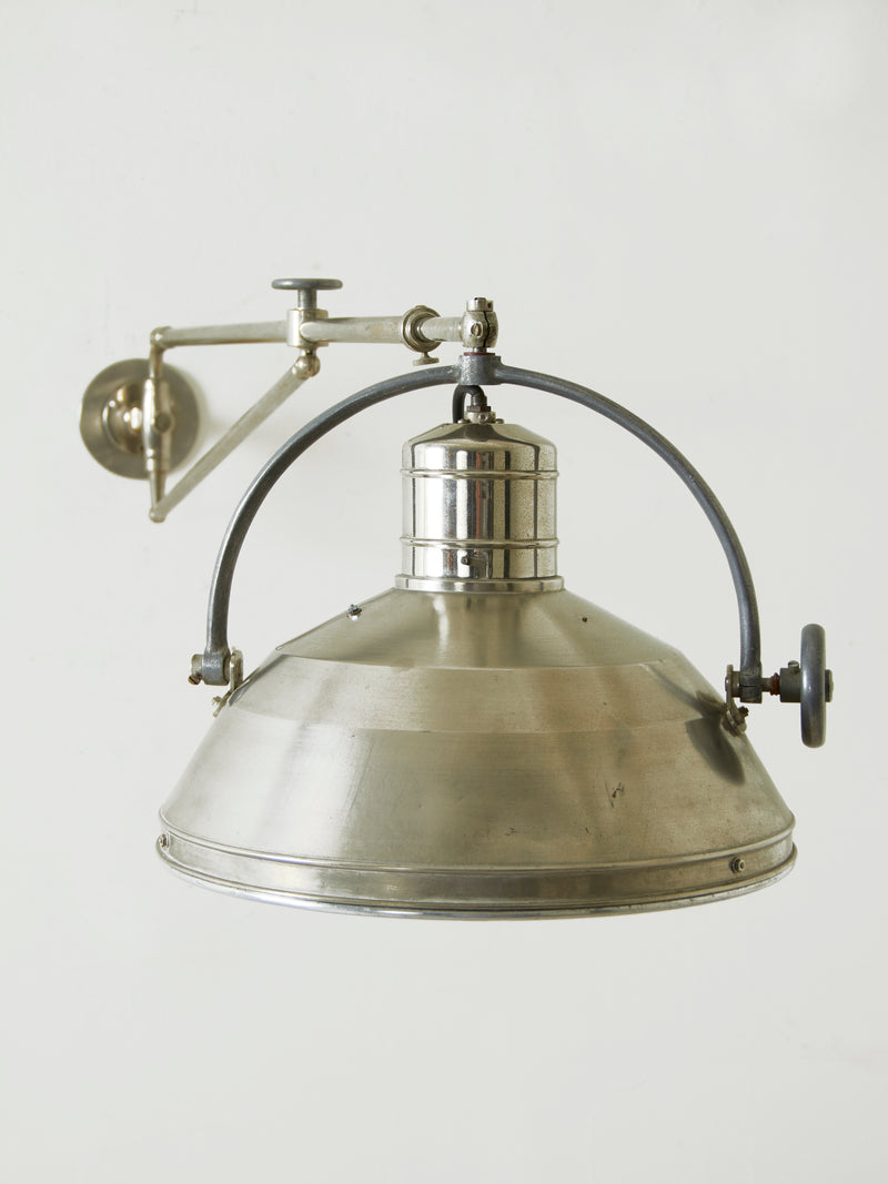 Làmpada de paret industrial francesa