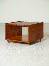 Mesa auxiliar de listones de pino