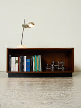 Mueble auxiliar de madera y fórmica negra