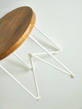 Parella de tamborets de ferro lacat i fusta