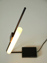 Làmpada de sobretaula postmoderna de ferro i llumenera