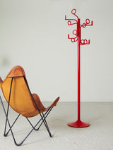 Perchero de pie rojo