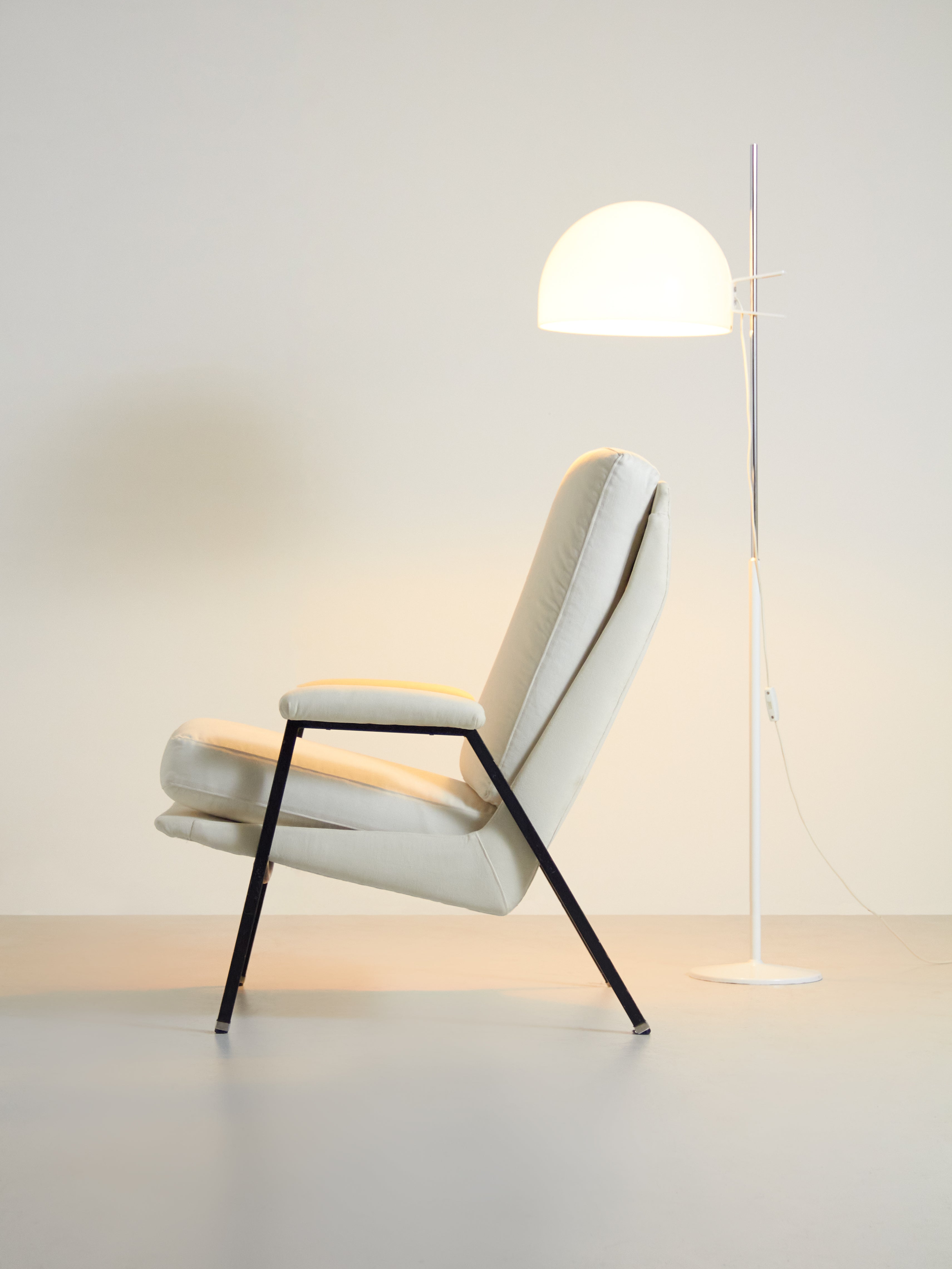 White Upholstered Lounge Chair – Fenix Originals